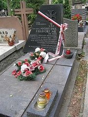 Symboliczny nagrobek Augusta Emila Fieldorfa Nila na Cmentarzu Wojskowym na Powązkach w Warszawie