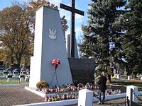 Milejów: pomnik na cmentarzu żołnierzy poległych w bitwie pod Piotrkowem