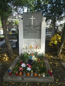 Nagrobek mjr Józefa Białego, poległego w bitwie pod Cześnikami