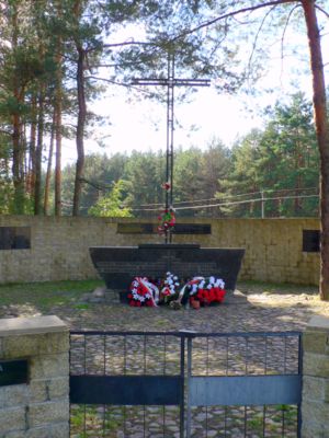 Pomnik ku pamięci ofiar zbrodni w Ponarach