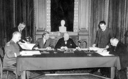 Podpisanie układu, Londyn 30 lipca 1941. Od lewej: Sikorski, Eden, Churchill i Majski
